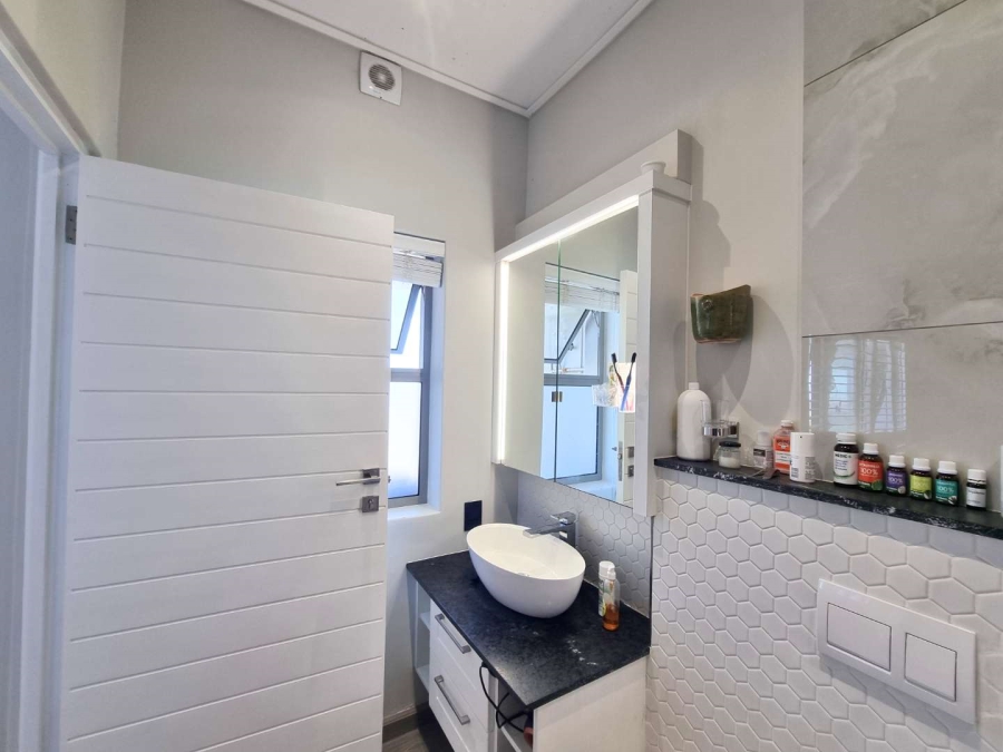 4 Bedroom Property for Sale in Onrus Western Cape